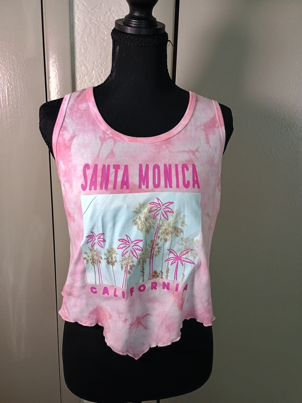 The Vinyl Icons Tie-Dye Tank Top in Pink Size Medium